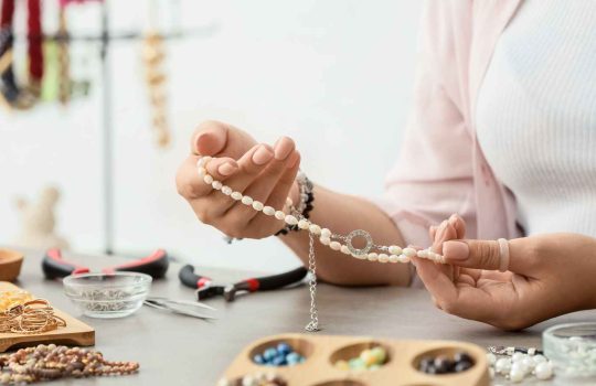 מעצבת תכשיטים2